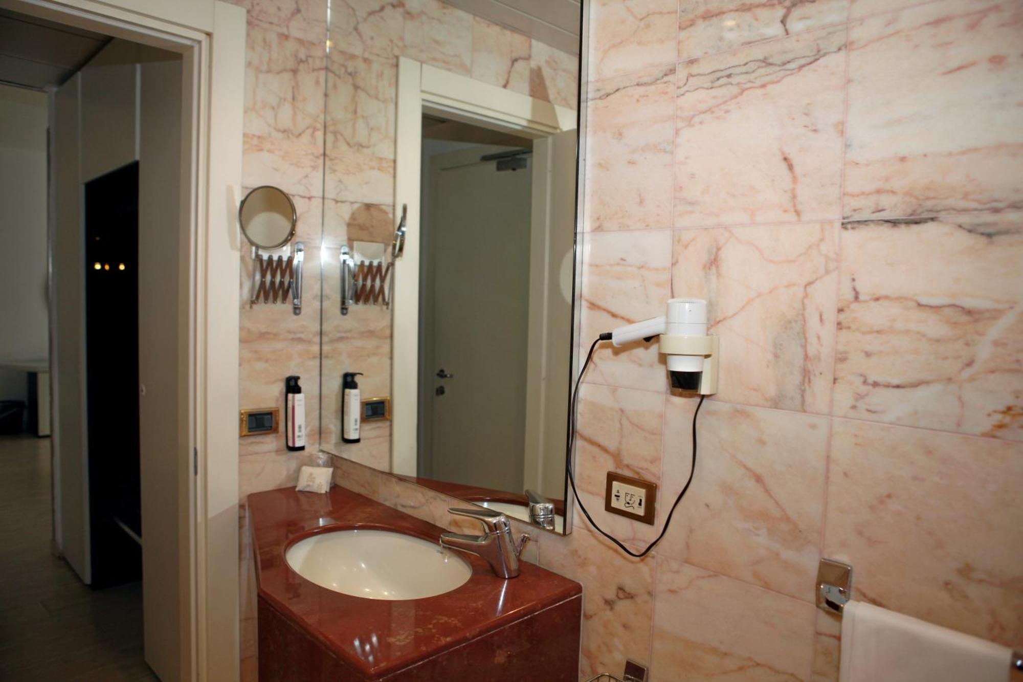 Mediterraneo Palace Hotel Ragusa Luaran gambar