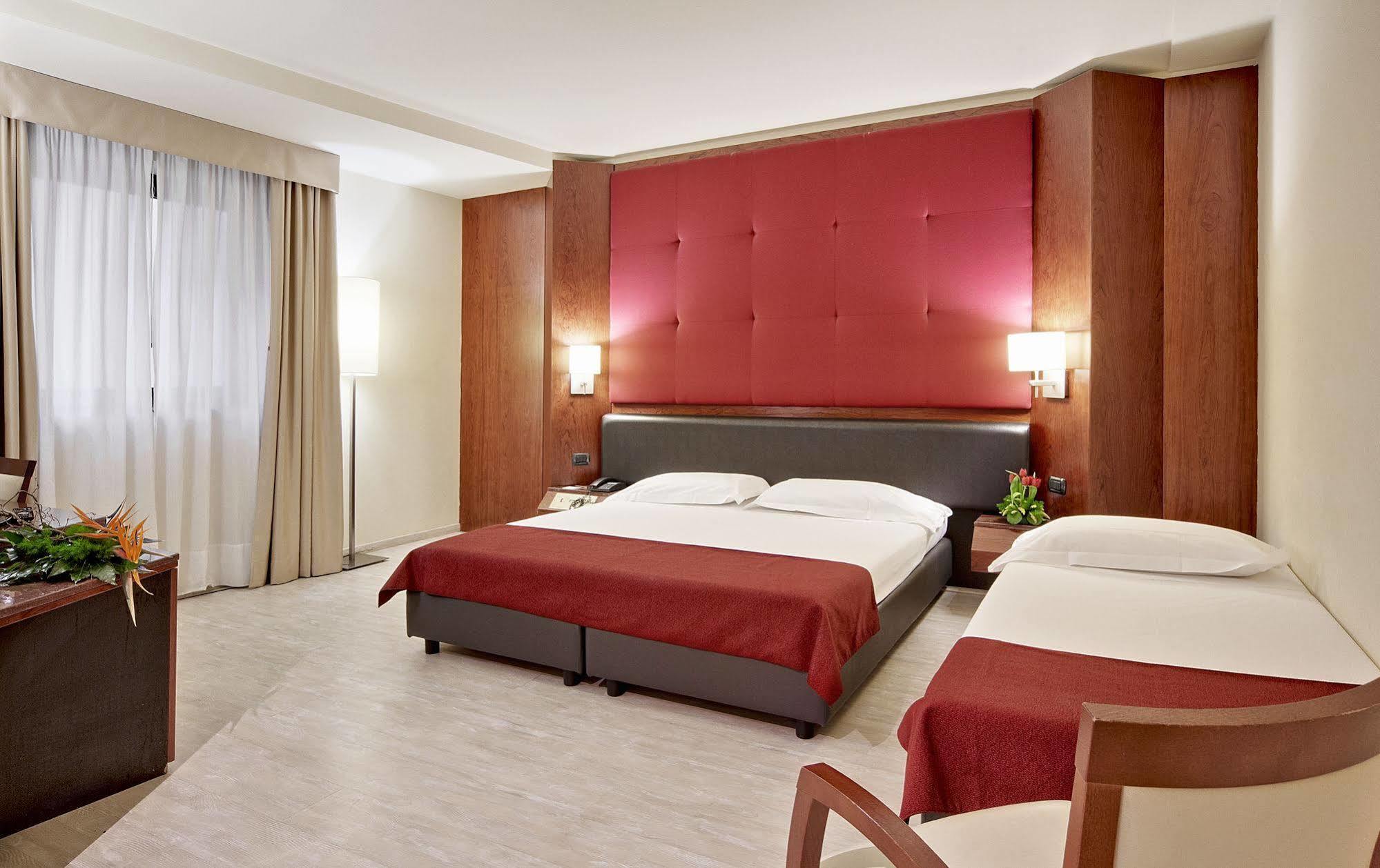 Mediterraneo Palace Hotel Ragusa Luaran gambar