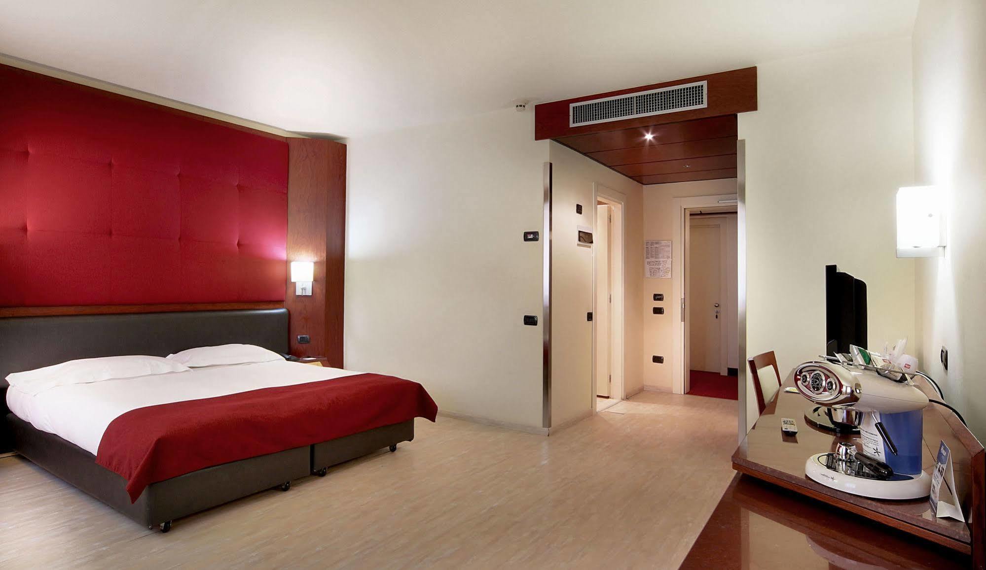 Mediterraneo Palace Hotel Ragusa Luaran gambar